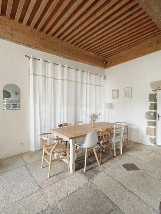 Logis Du Chandelier Le Puy-en-Velay Εξωτερικό φωτογραφία