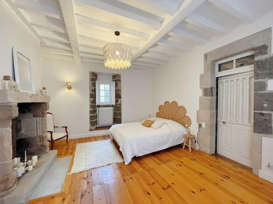Logis Du Chandelier Le Puy-en-Velay Εξωτερικό φωτογραφία